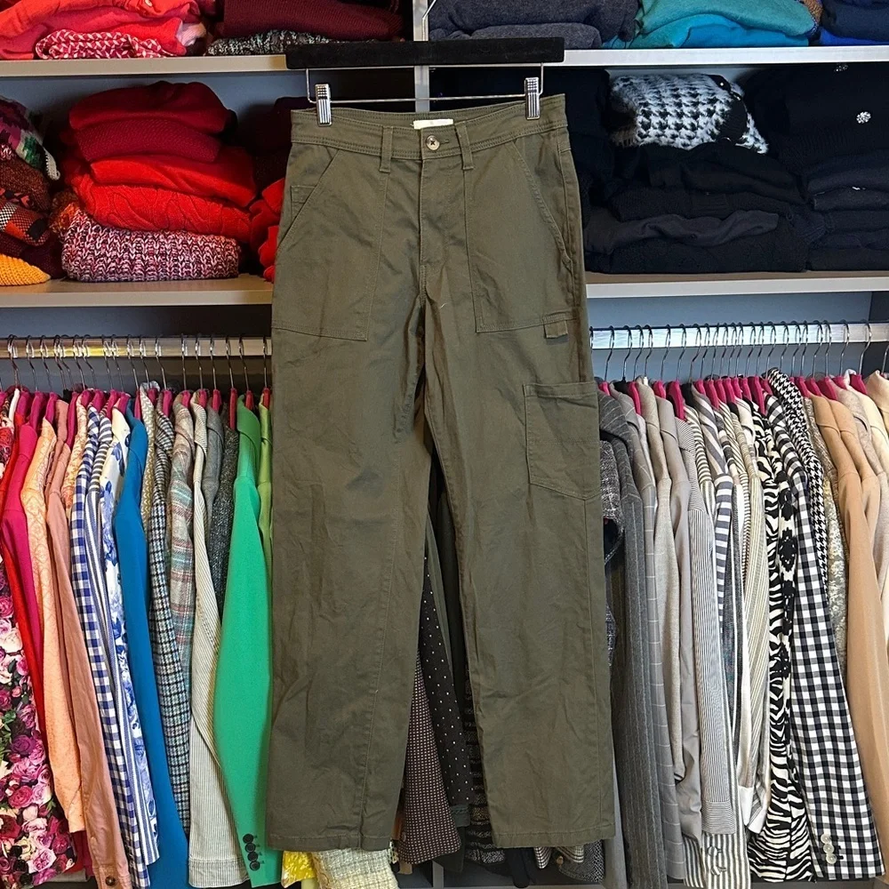 H&M olive 5 pocket high rise straight leg chino pants size 4